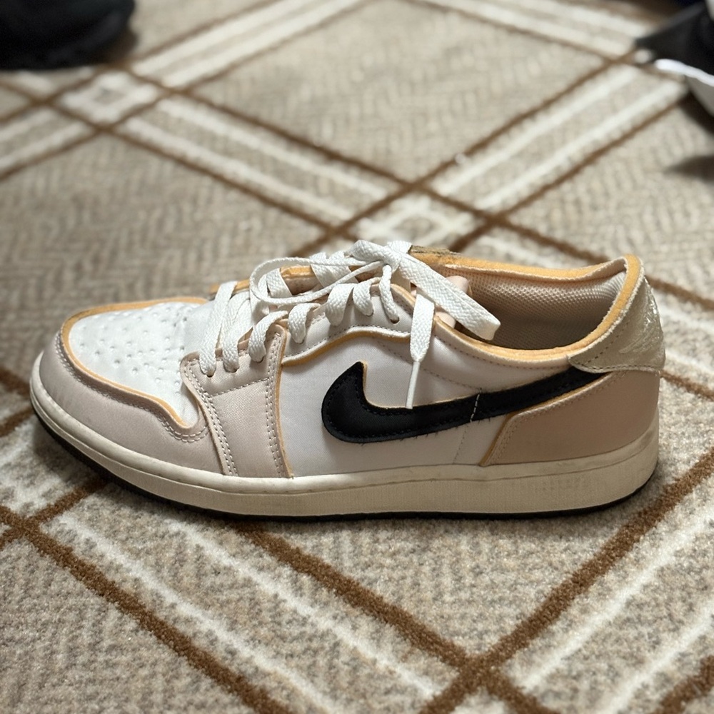 Nike White and Tan Sneakers